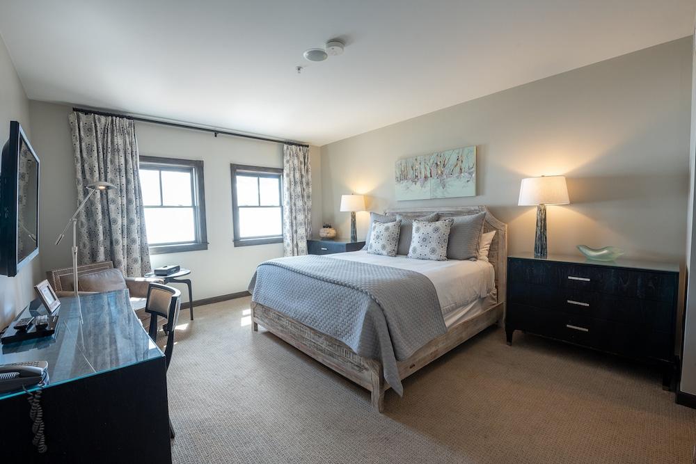 The Lodge at Mountaineer Square, A Vail Resorts Property photo 11