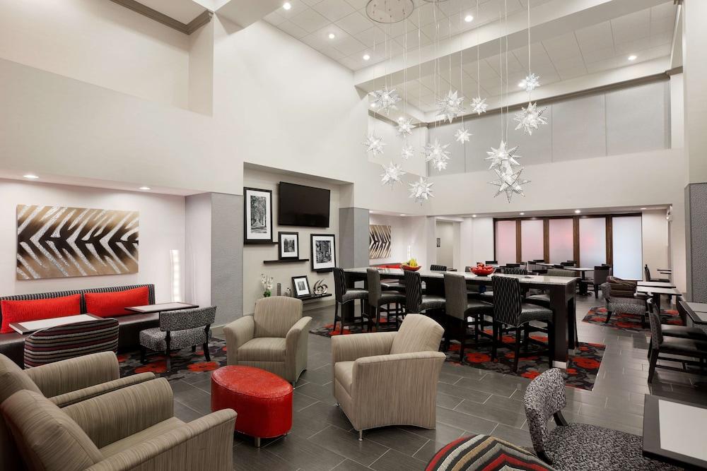 Hampton Inn & Suites Roanoke Airport photo 6