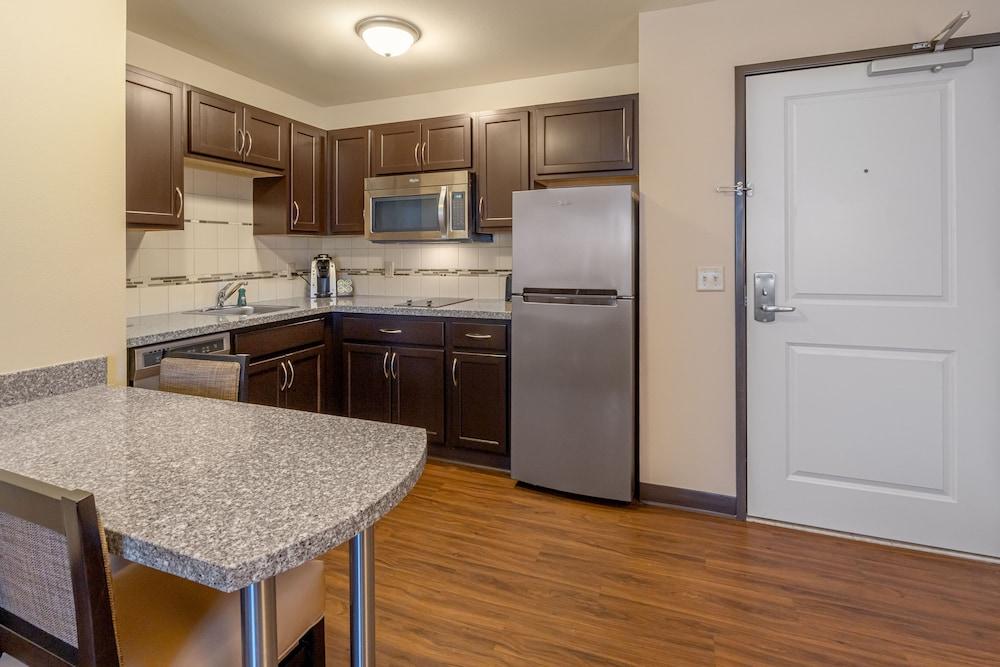 Landmark Suites photo 19