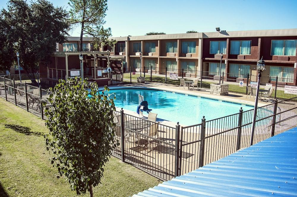 Express Inn & Suites photo 10