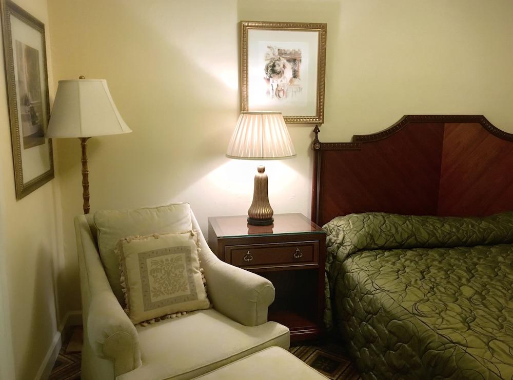 Embassy Hotel photo 14