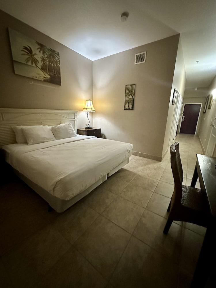 Tahitian Inn photo 23