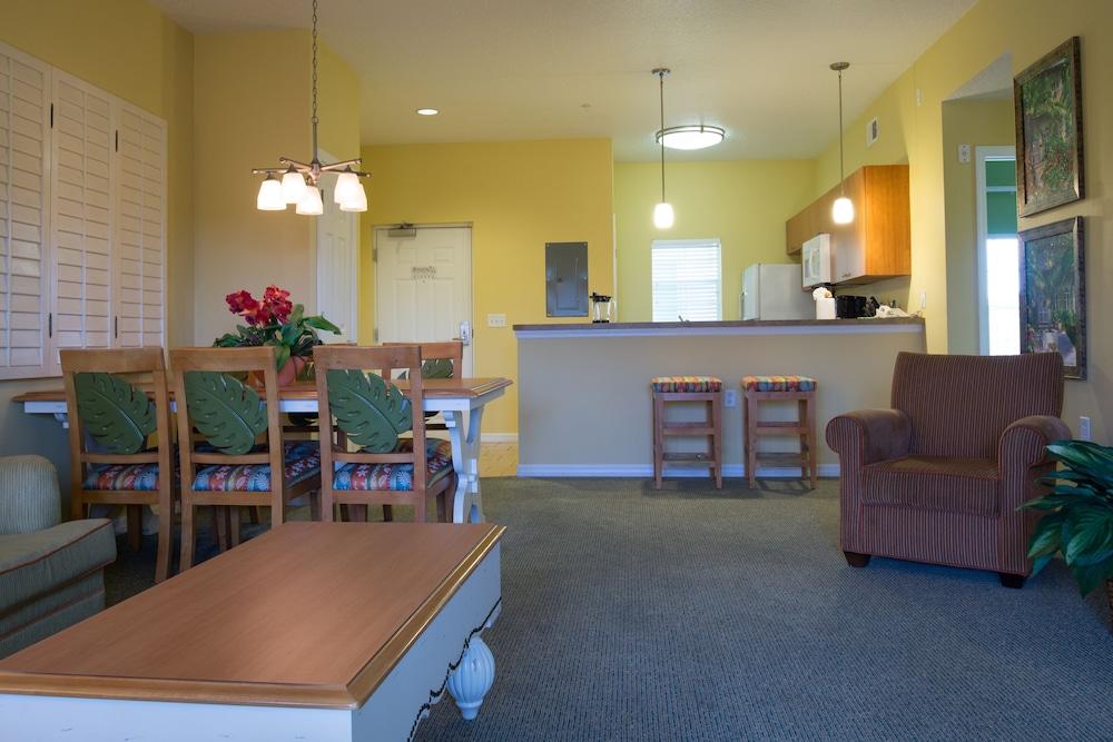 Barefoot Suites photo 47