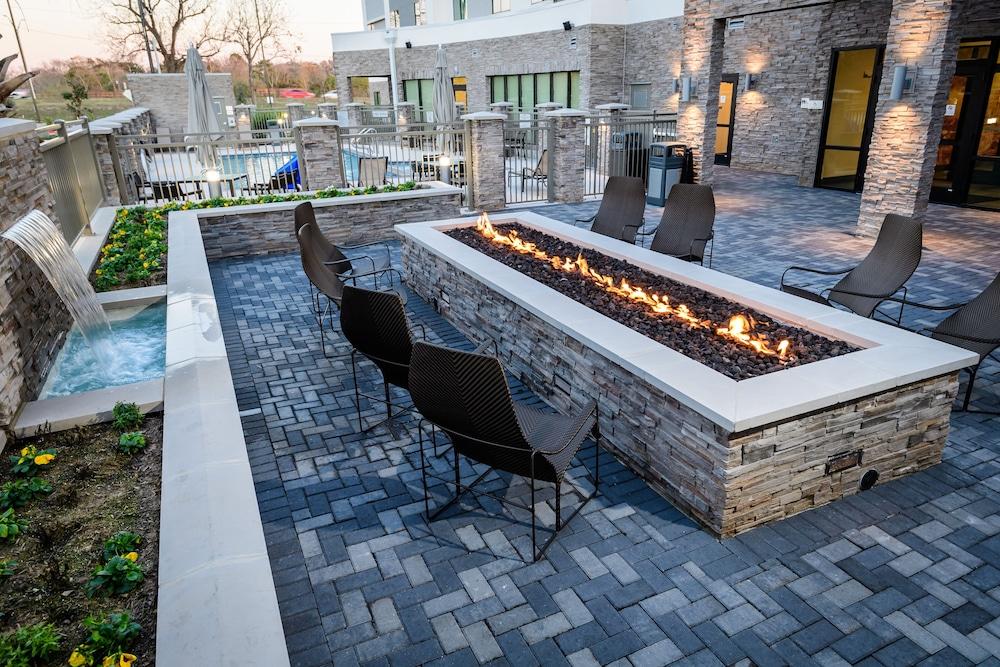 Courtyard by Marriott Lake Jackson photo 59