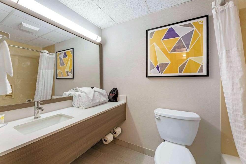 Comfort Inn & Suites Cuyahoga Falls - Akron photo 20