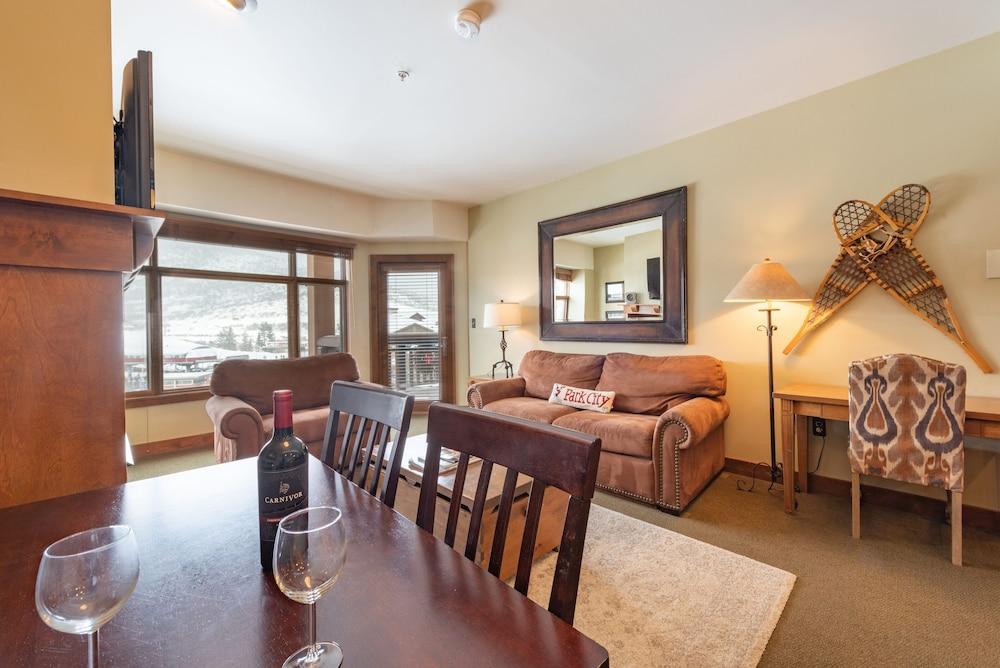 Sundial Lodge photo 91