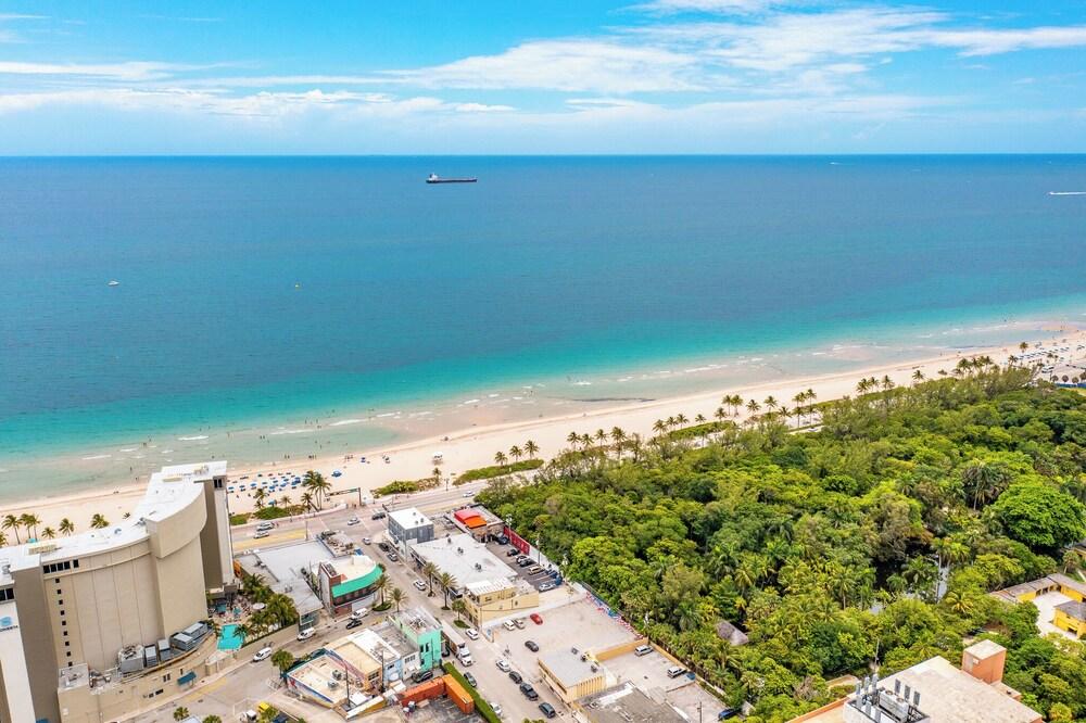 BeachSide 9th Residences photo 36