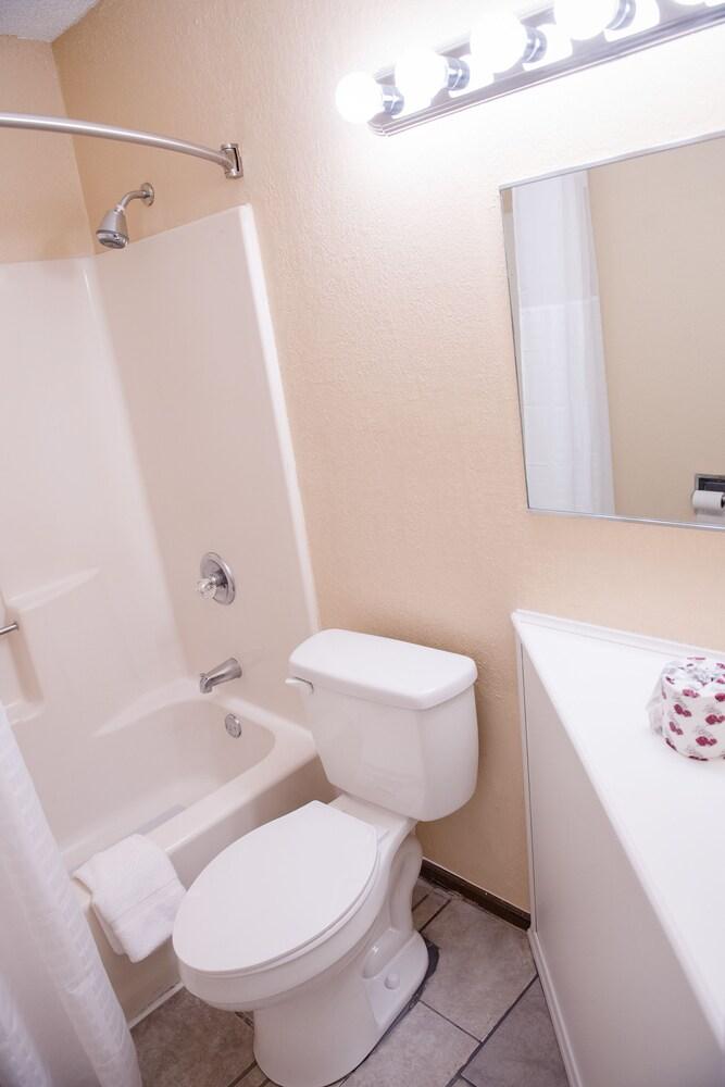 Grand View Plaza Inn & Suites photo 56