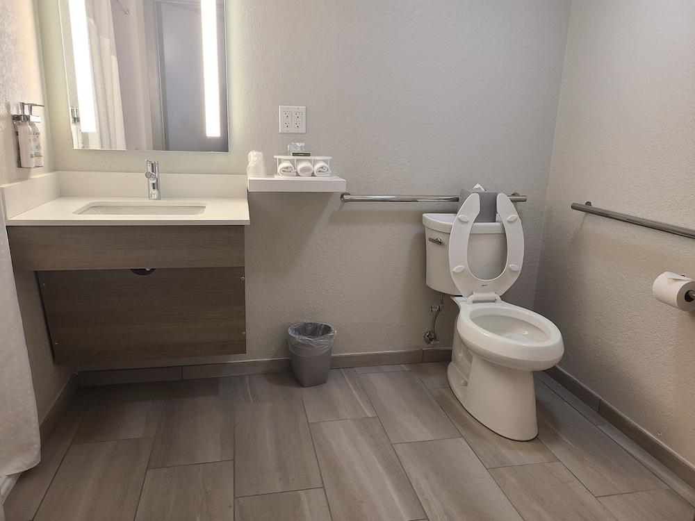 Holiday Inn Express & Suites Ft. Lauderdale N - Exec Airport by IHG photo 31