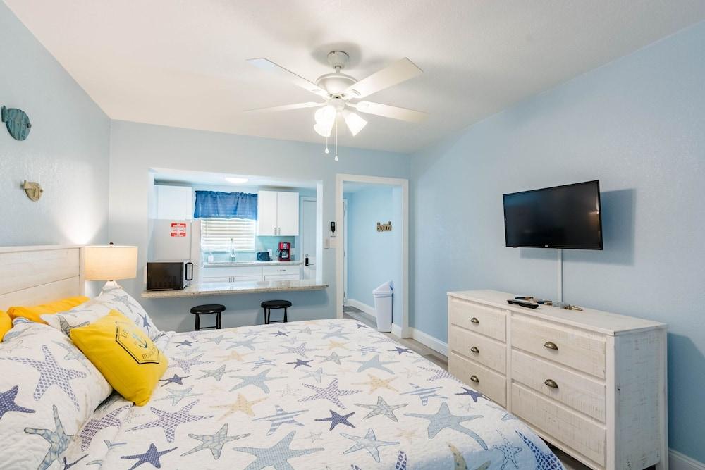 Upham Beach Inn photo 40
