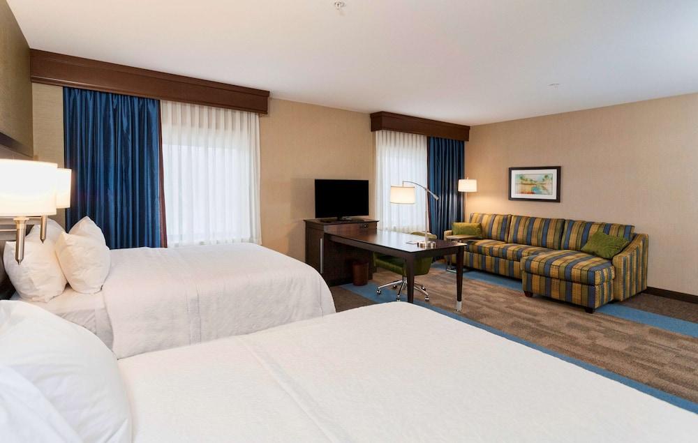 Hampton Inn & Suites Duluth North/Mall Area photo 5