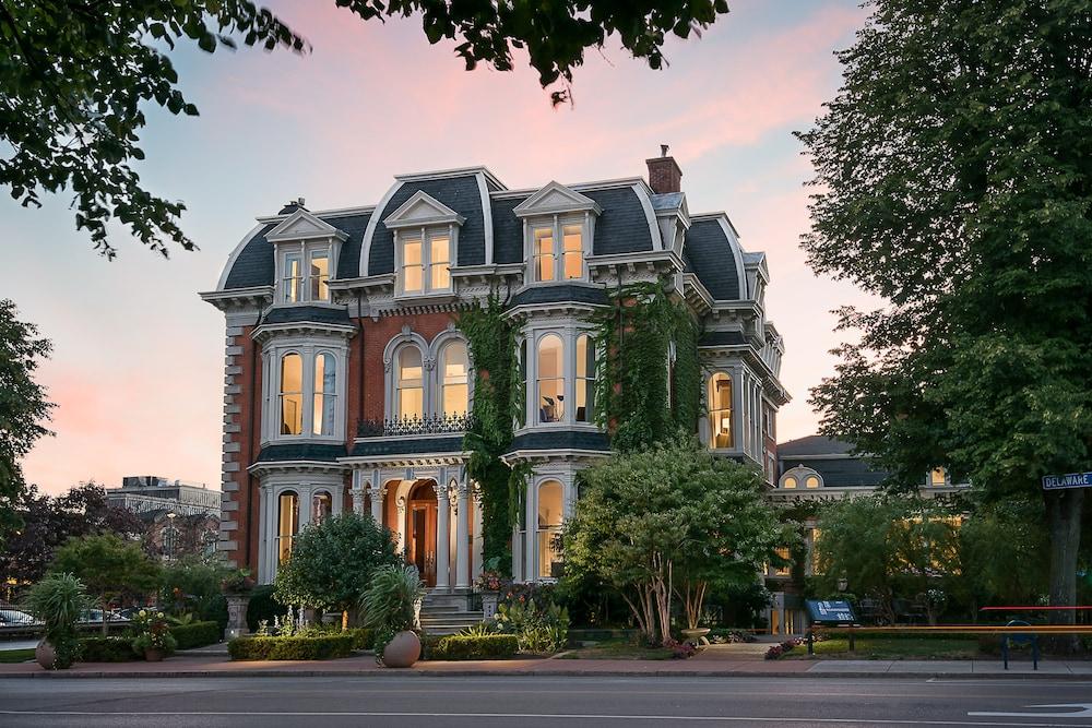 The Mansion On Delaware Ave photo 33