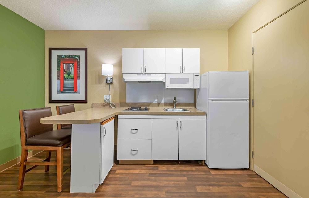 Extended Stay America Suites Washington DC Falls Church photo 8