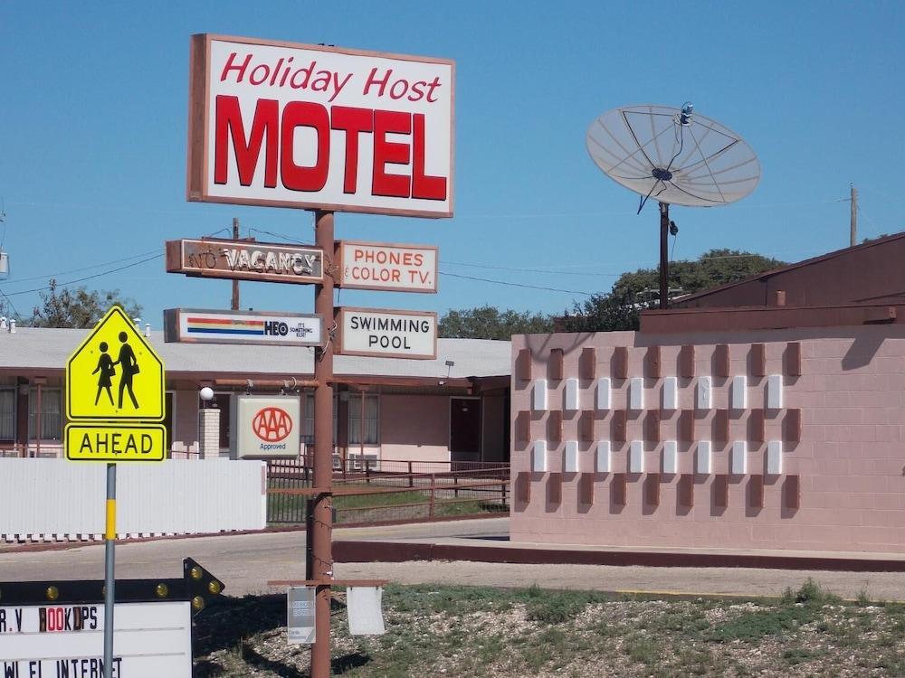 Holiday Host Motel photo 23