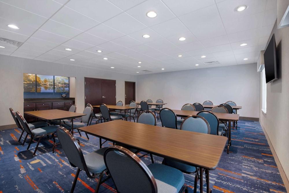 Hampton Inn & Suites Harvey/New Orleans West Bank photo 36