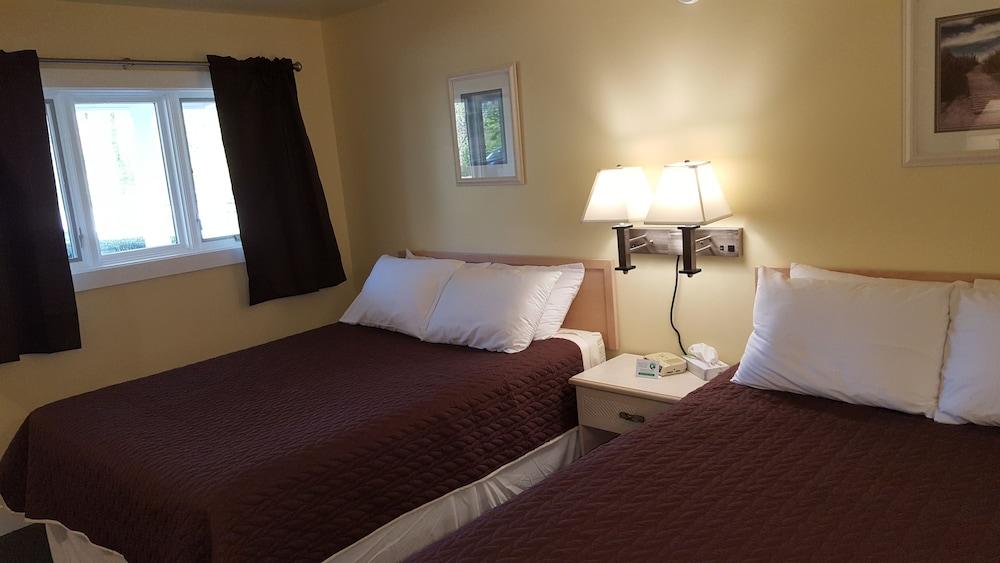 Captain's Quarters Motel photo 4