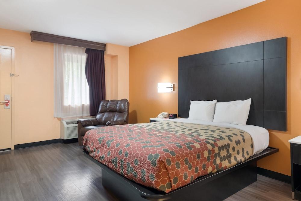 The Jewel Motel photo 9