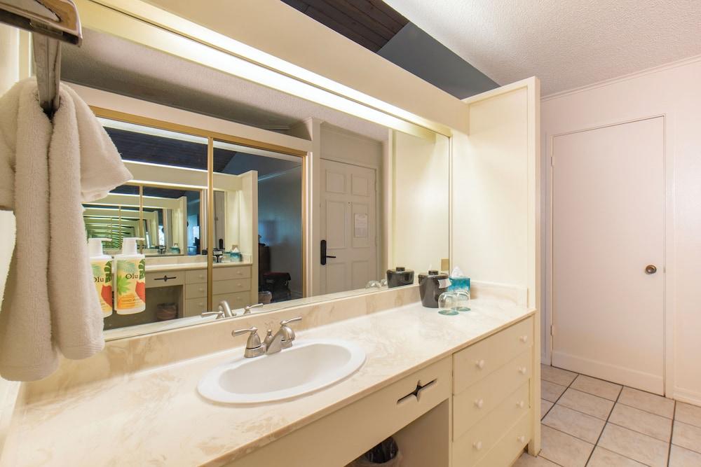 Kaanapali Ocean Inn photo 2