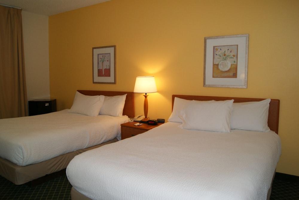 Baymont by Wyndham Coon Rapids photo 34