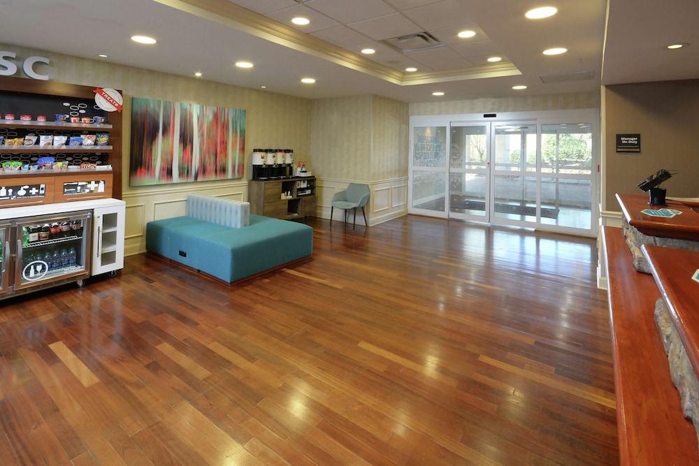 Hampton Inn & Suites Clinton - I-26 photo 35