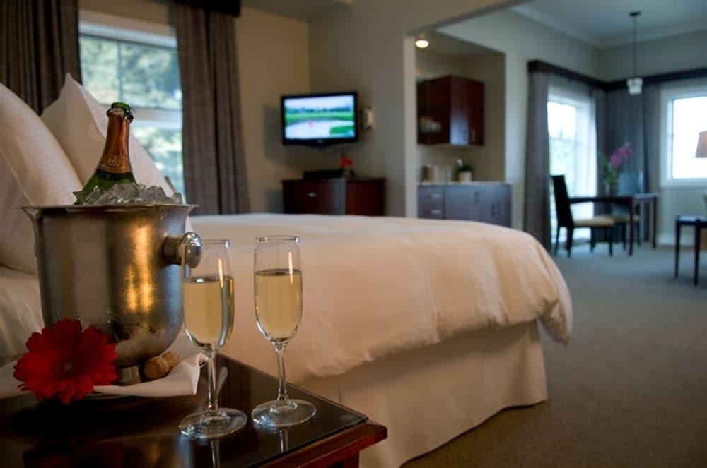 Whale Cove Inn photo 7
