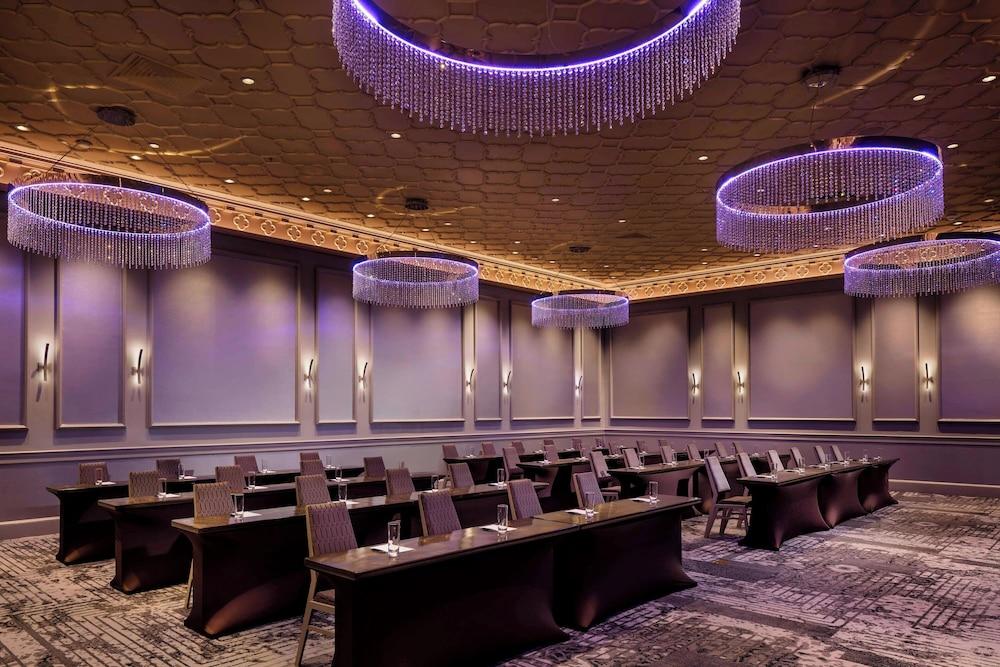Sheraton Commander Hotel photo 29
