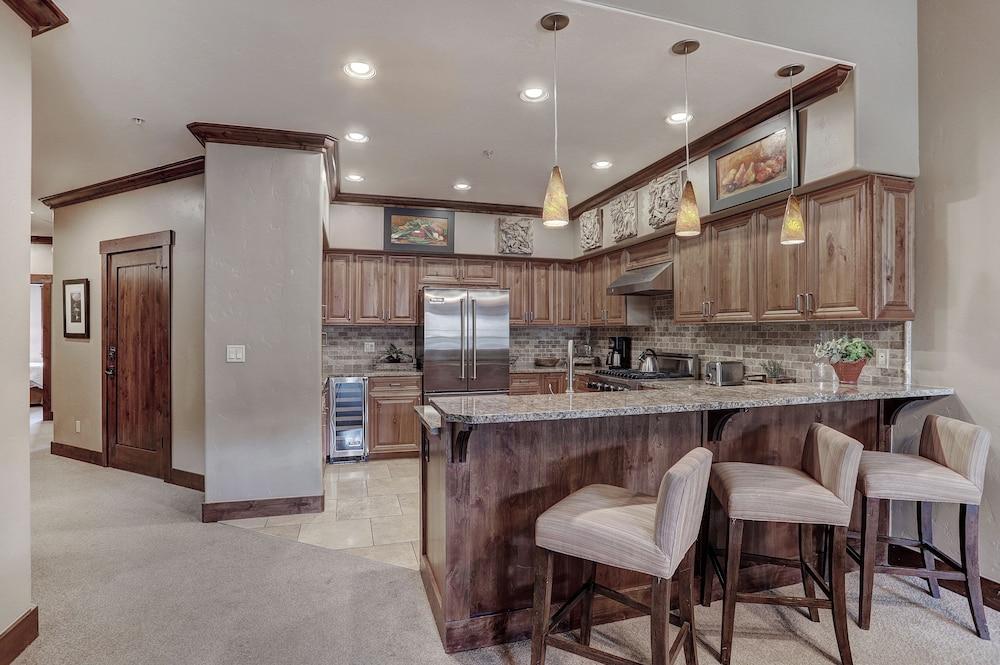 Crystal Peak Lodge, A Vail Resorts Property photo 40