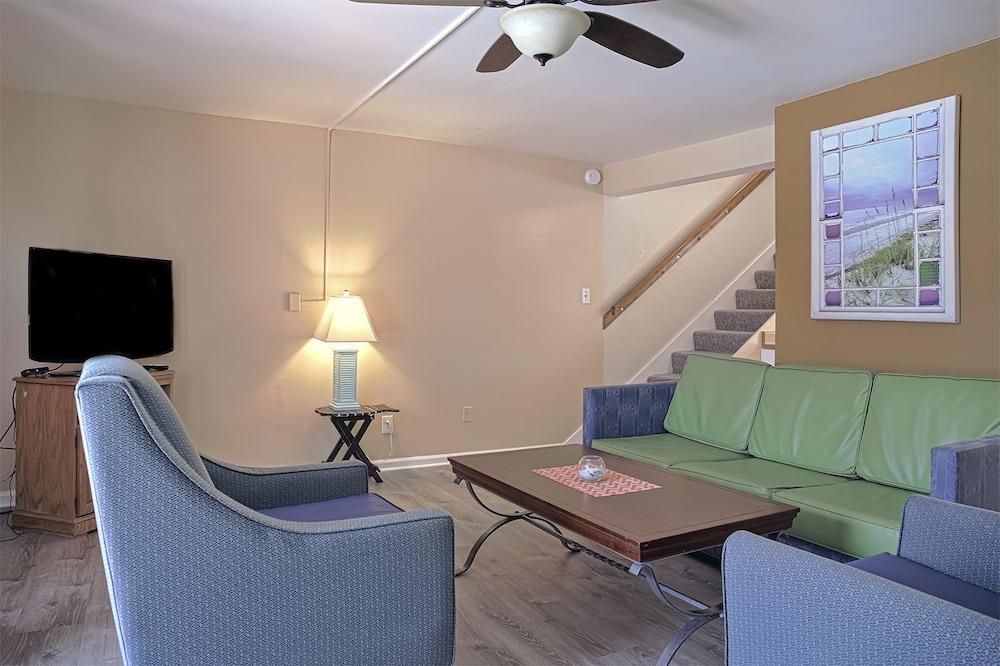 Colonial Inn Motel photo 24
