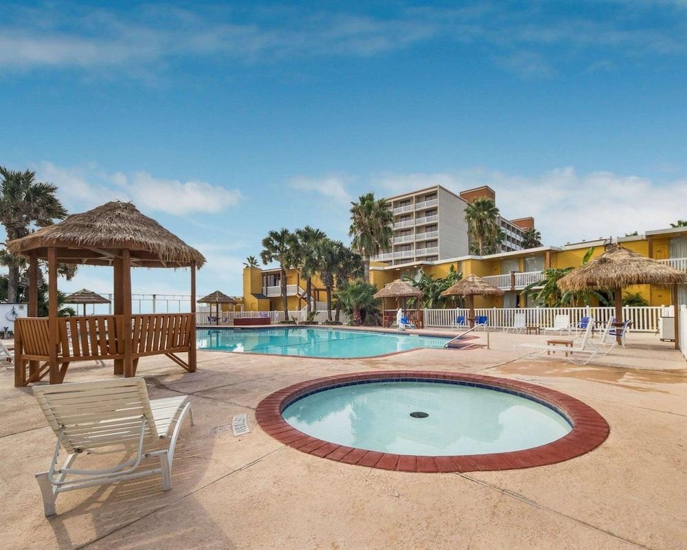 Quality Inn & Suites Corpus Christi Beachside photo 4