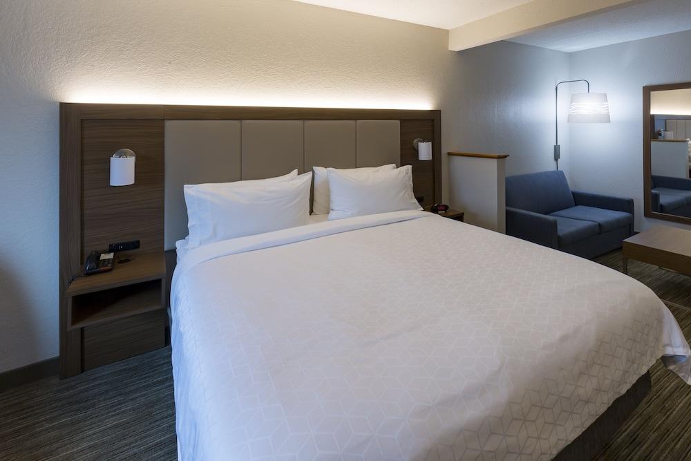 Holiday Inn Express Hotel & Suites Hillview by IHG photo 14