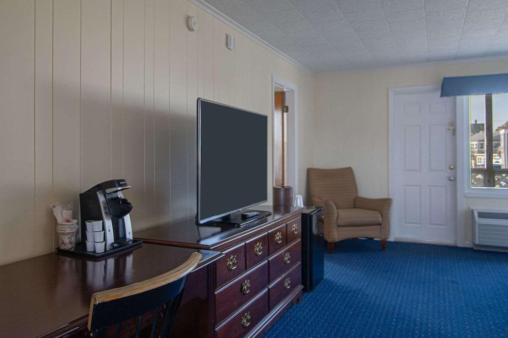 Fishermans Wharf Inn photo 79