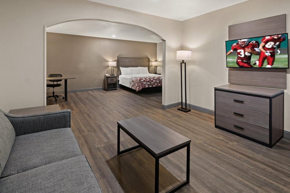 Red Roof Inn & Suites Irving – DFW Airport South photo 28