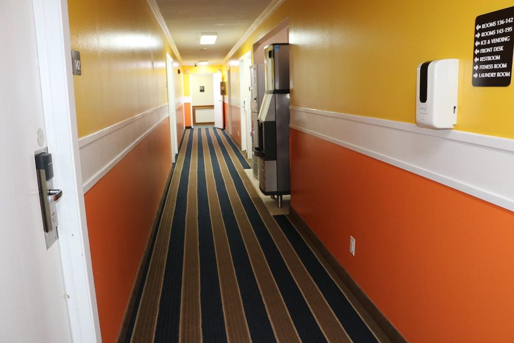 Amber Inn Motel Le Mars photo 25