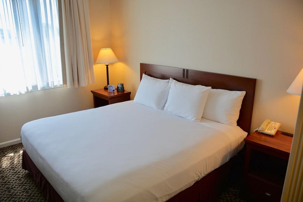 DoubleTree Suites by Hilton Hotel Mt. Laurel photo 10
