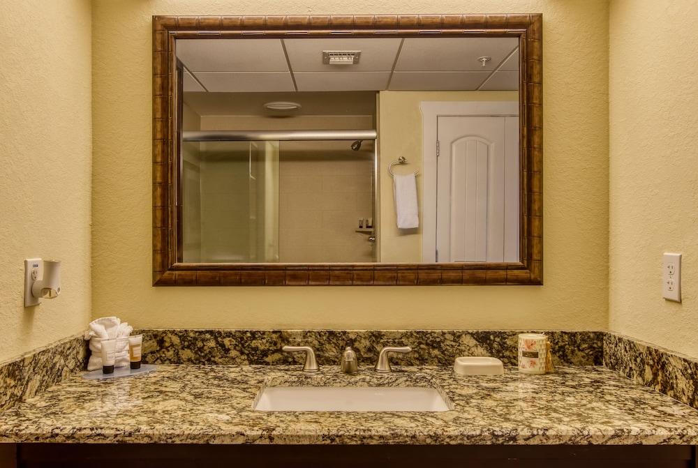 Harbourside Resort, a New Hotel Collection Property photo 28
