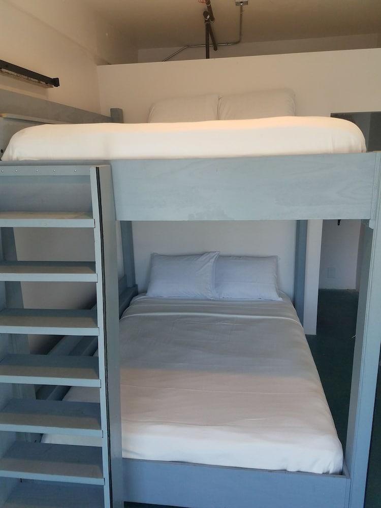 House of Trestles - Hostel photo 12