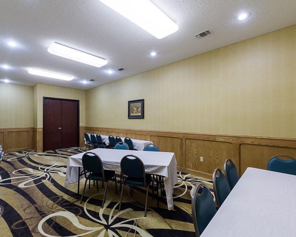 Comfort Inn & Suites Burnet photo 44