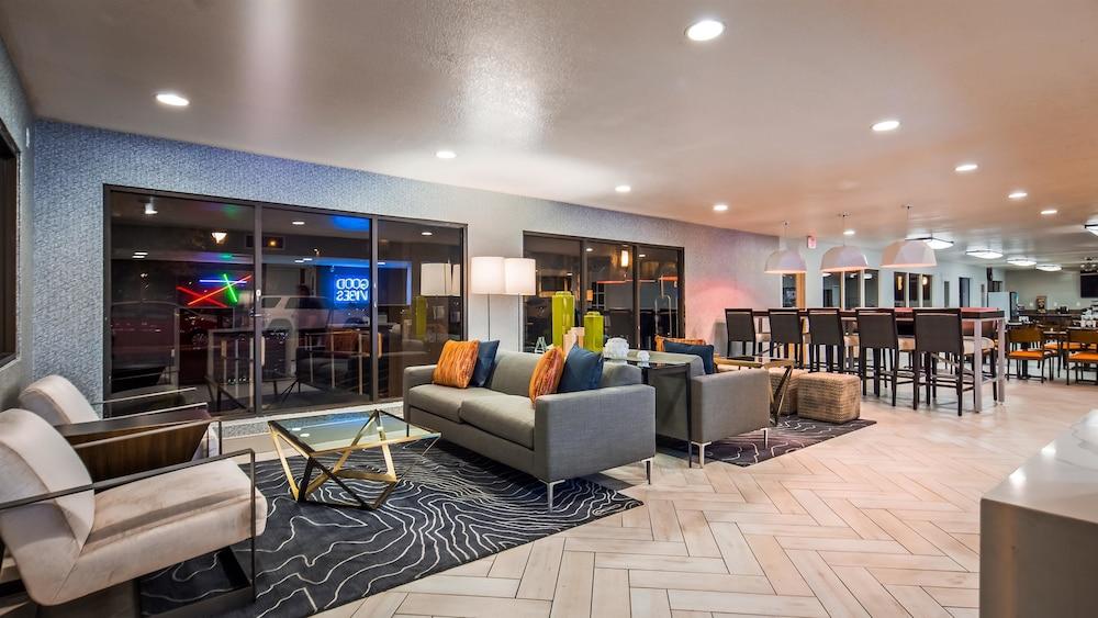 SureStay InnSuites Phoenix Hotel & Suites by Best Western photo 3