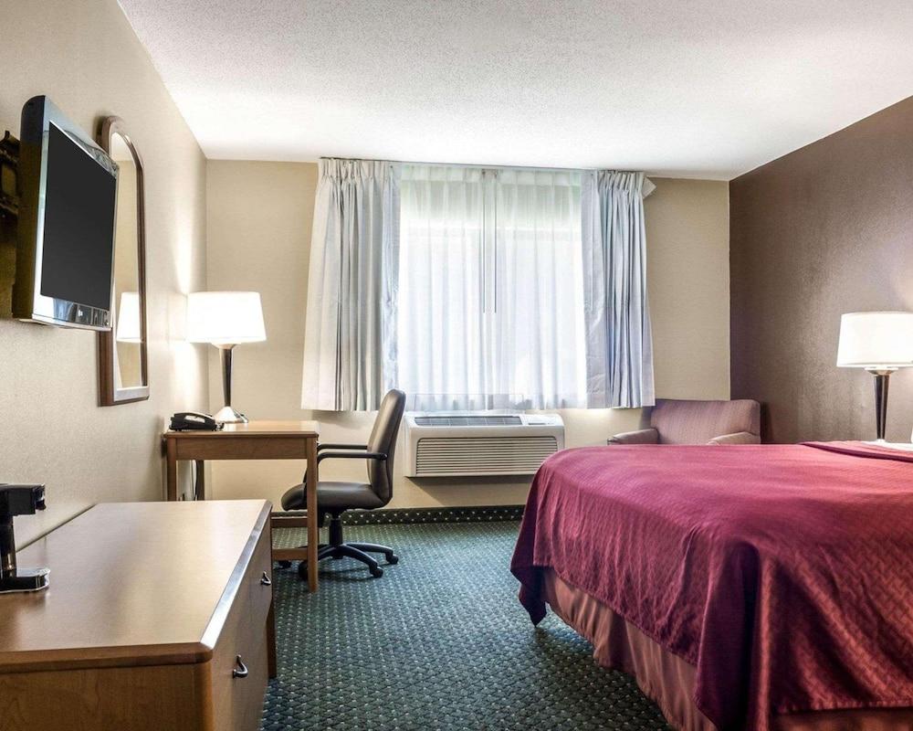 Travelodge by Wyndham Fargo West Acres photo 13