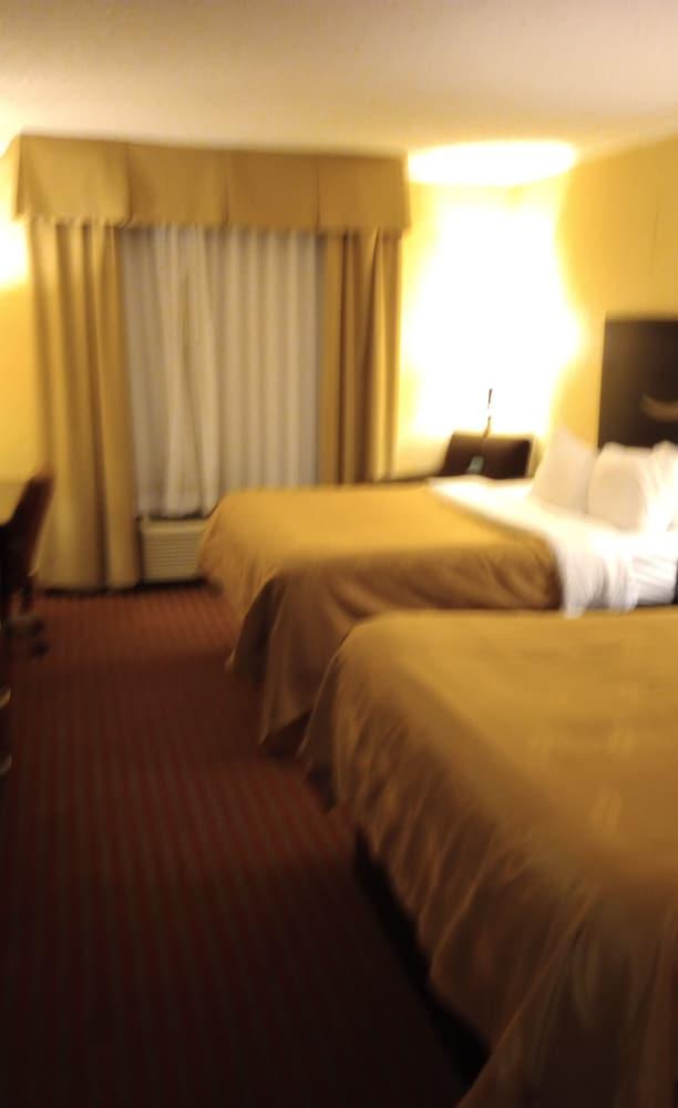 Quality Inn & Suites Somerset Downtown photo 12