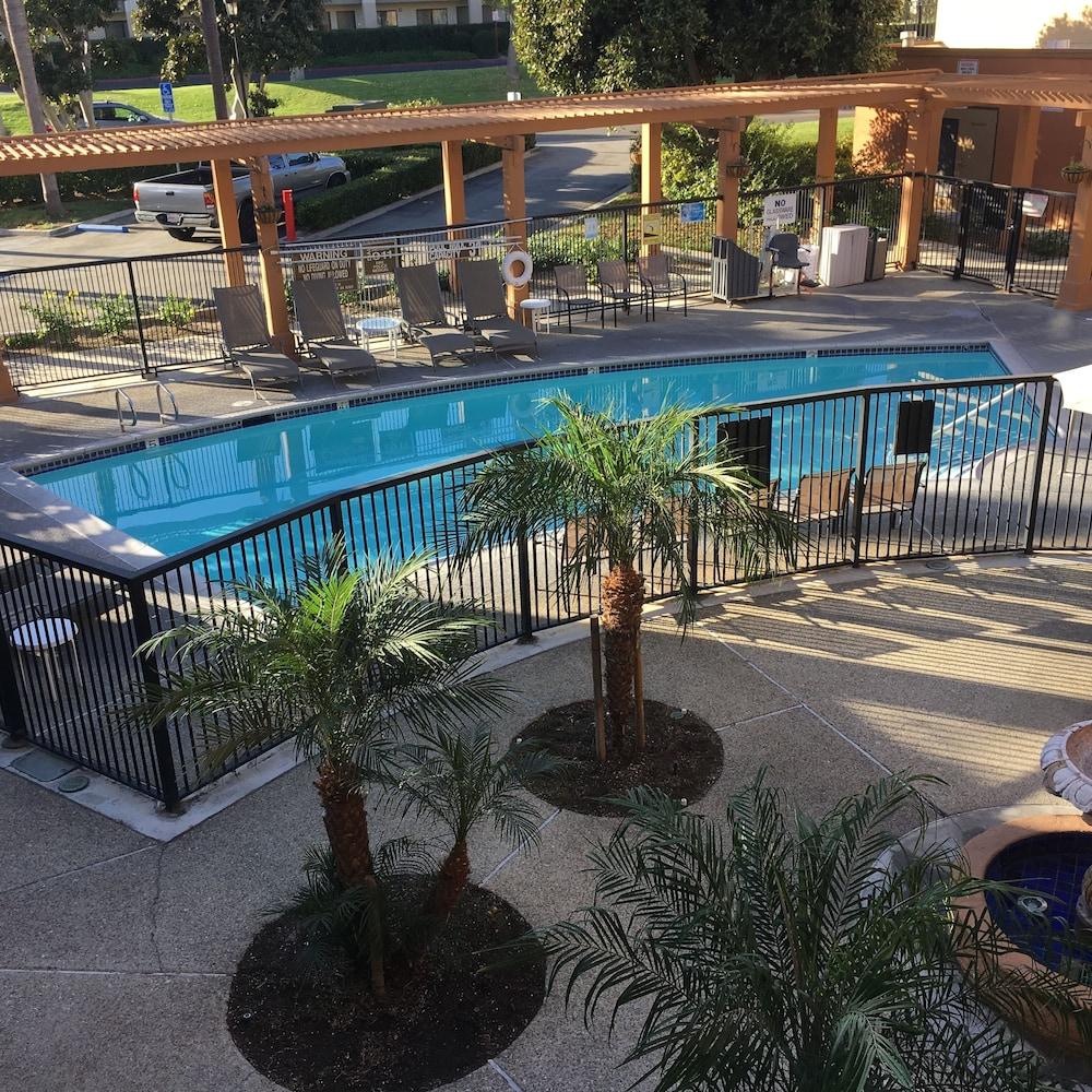 MainStay Suites John Wayne Airport by Choice Hotels photo 93