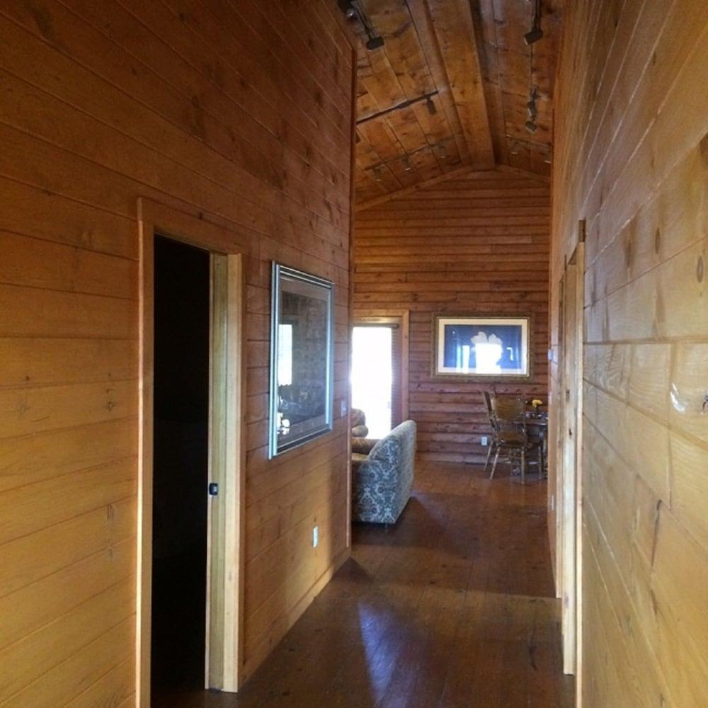 The Smokehouse Lodge and Cabins photo 15