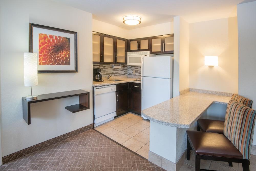 Staybridge Suites Columbus-Airport by IHG photo 9