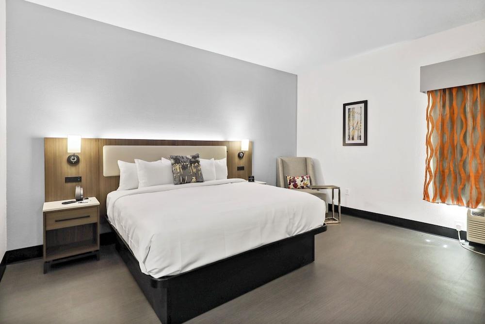 La Quinta Inn & Suites by Wyndham Atlanta South - Newnan photo 43