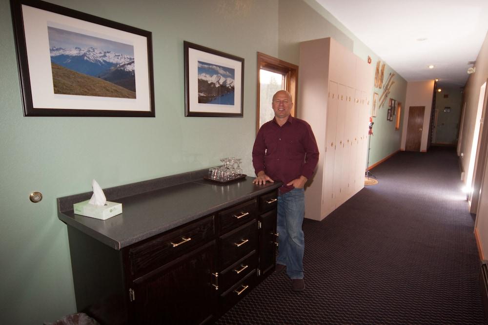 Valley Hi Motel - Near Winter Park Visitor Center photo 40