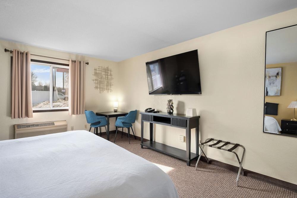 StayInn - Grand Forks photo 32