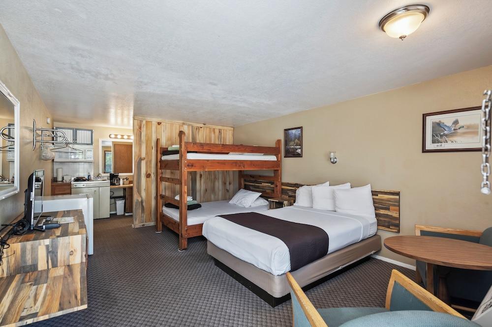 Birch Glen Hotel photo 46