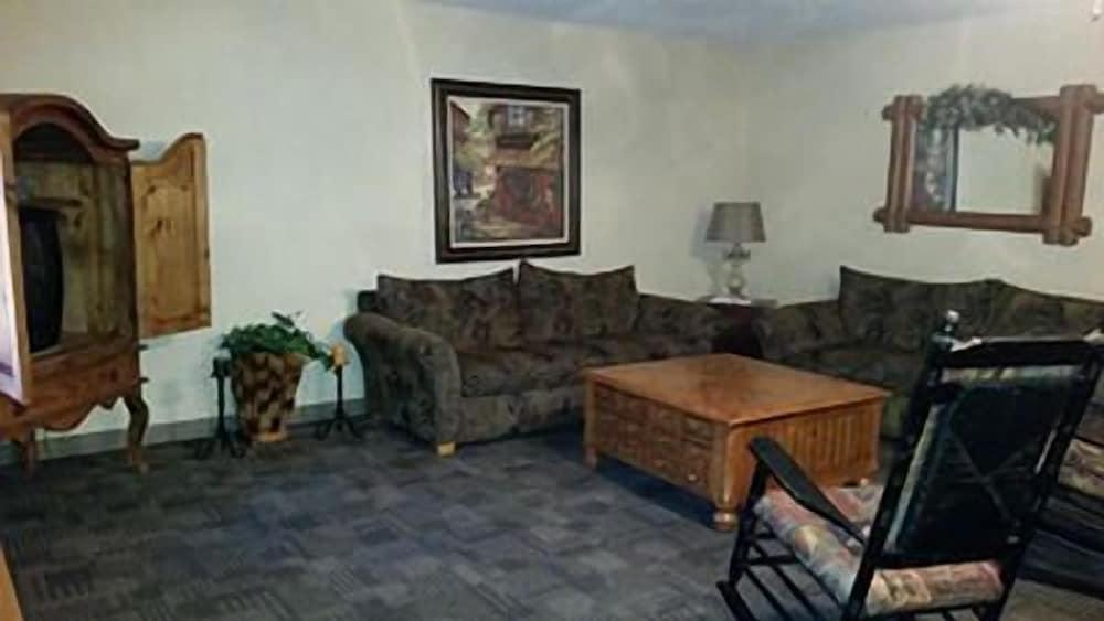 Taneycomo Lakefront Resort photo 13