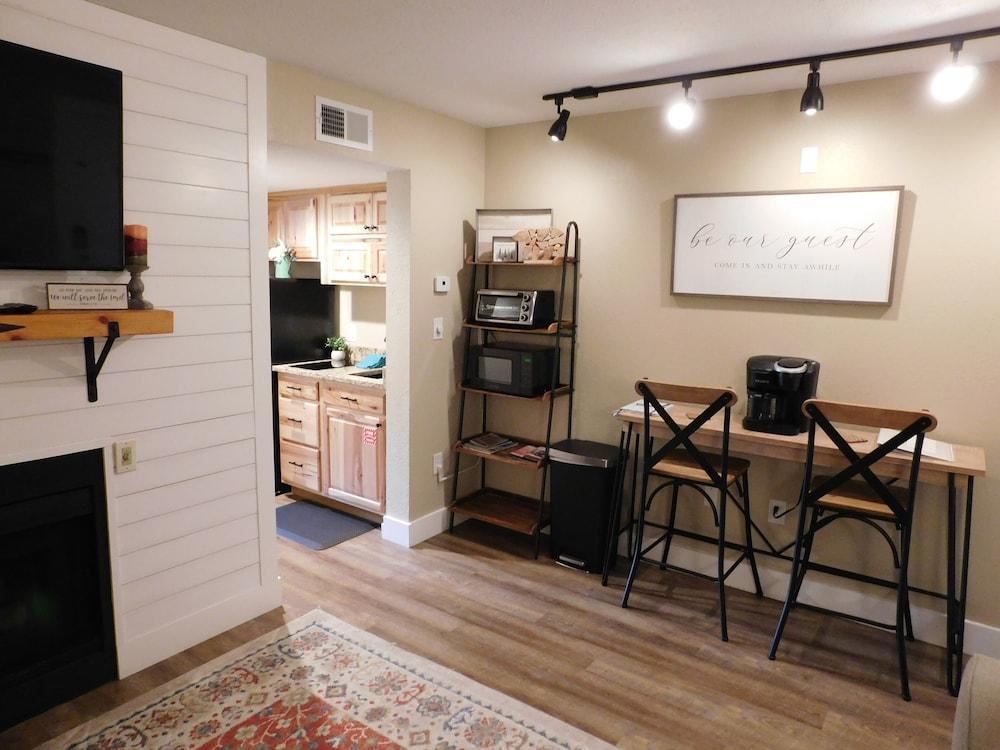 Laurel Inn Condominium photo 95