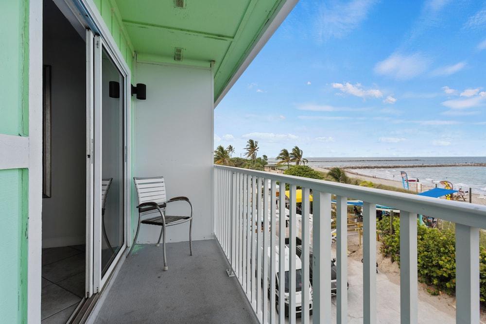 Oceanfront Inn photo 40